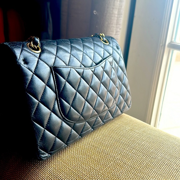 Chanel Classic Double Flap Bag Quilted Lambskin Medium Black - Picture 14 of 16